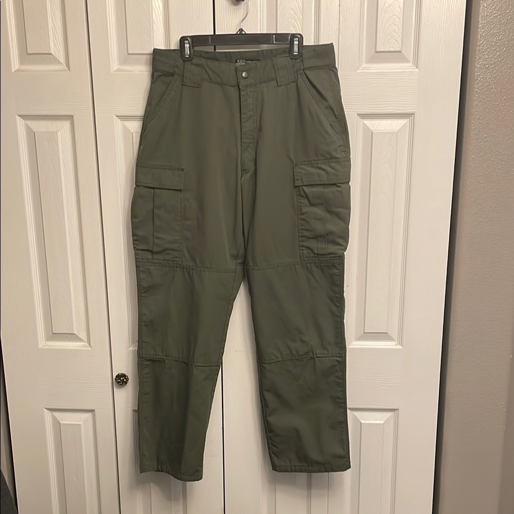 (023) 5.11 tactical pants 35 1/2-39